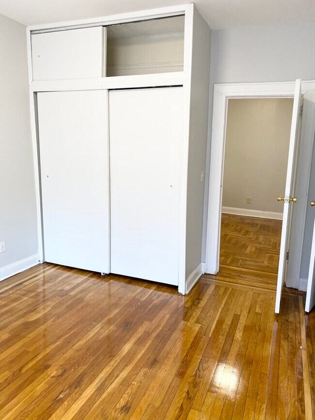 Foto del edificio - 5307 Palisade Ave