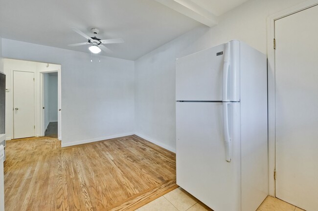 Foto del edificio - Duplex in Mountain View -  hardwood floors...