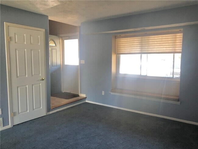 Building Photo - 104 Norwich Dr