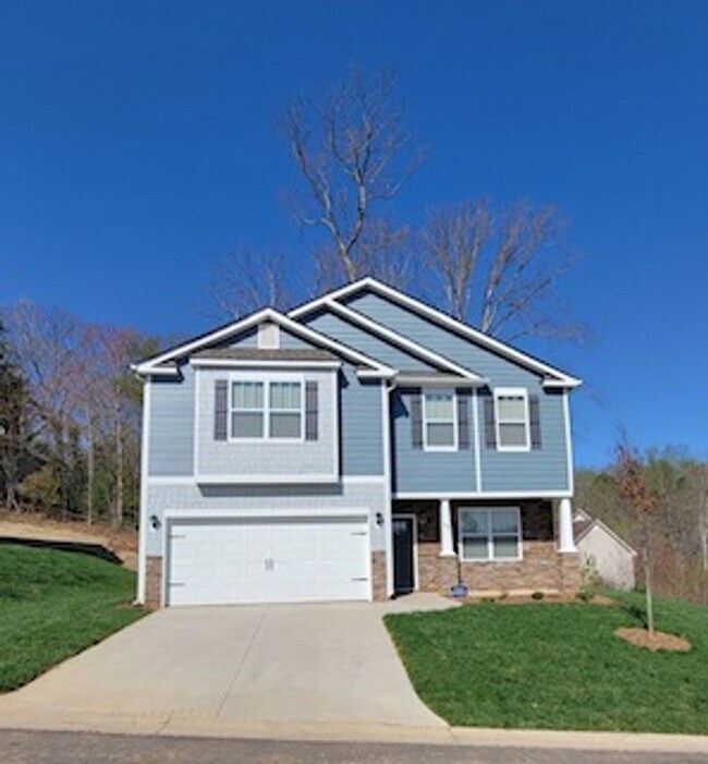 Building Photo - Beautiful, newer home in a peaceful Candle...