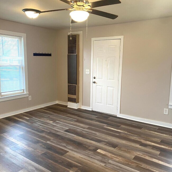 Foto del edificio - 429 E Bridge St