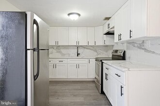 Building Photo - 33 Milstone Ct