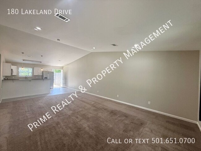 Building Photo - 180 Lakeland Dr