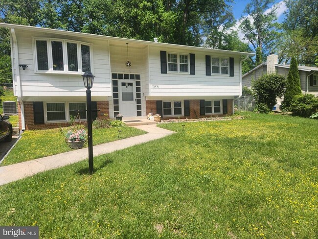 Building Photo - 13416 Tamarack Rd