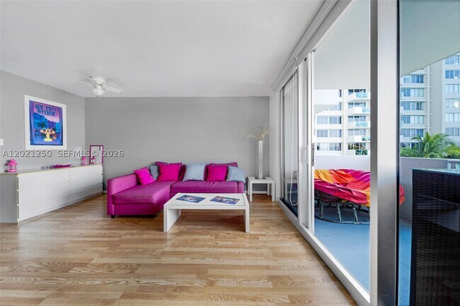 Foto del edificio - 1200 West Dr
