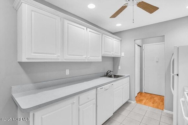 Building Photo - 25 Meadow Green Cir