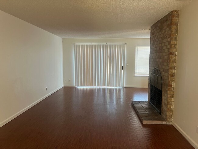 Foto del edificio - 7304 Meadowgate Dr