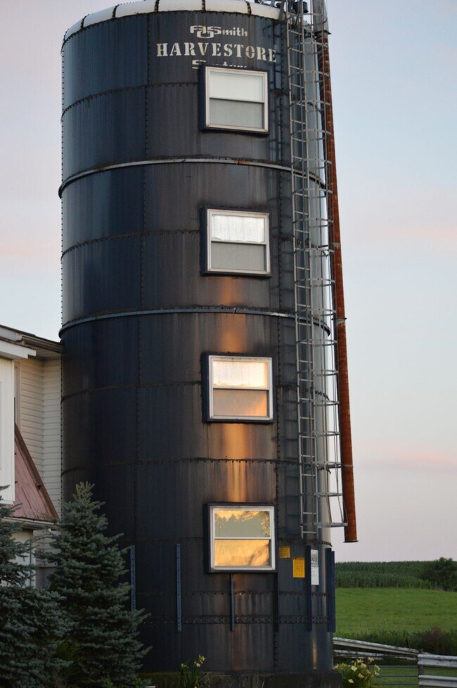 Foto del edificio - 142 Homestead Ln