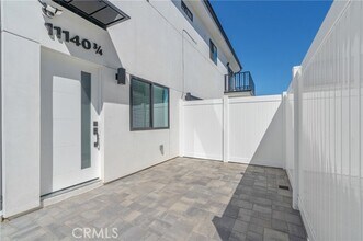 Building Photo - 11140 Woodley Ave