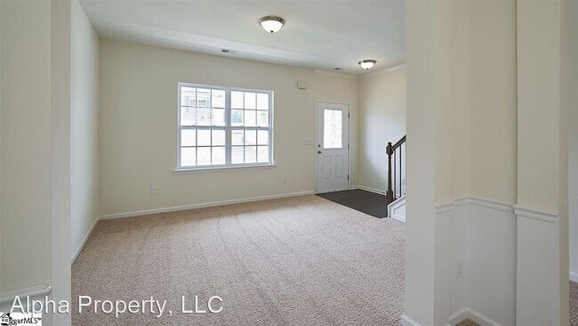 Building Photo - 4 br, 2.5 bath House - 221 Elmhaven Drive