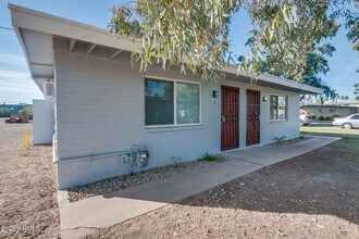 Building Photo - 1008 S Mariana St