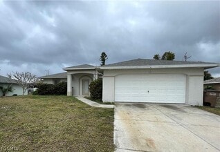 Building Photo - 606 SW 27th Terrace