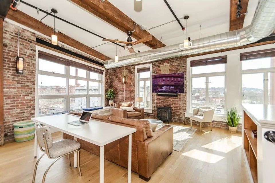 15 Kearney Sq Unit 301, Lowell, MA 01852 Condo for Rent in Lowell, MA