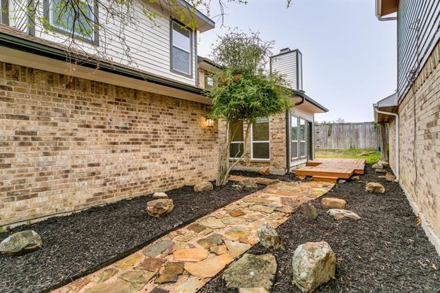 Building Photo - 2106 Avignon Dr