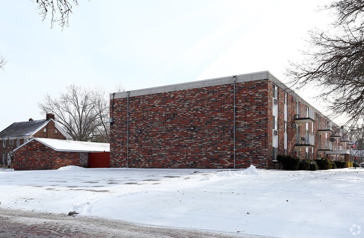 Building Photo - Crandall Park Apartments