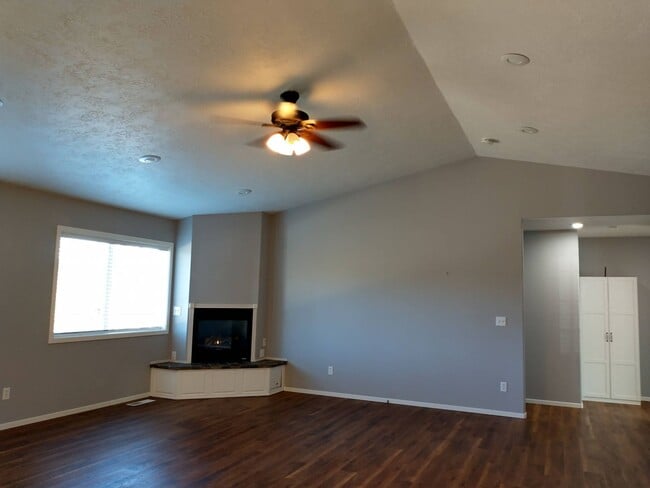 Foto del edificio - Beautiful Home in West Salem is Available!
