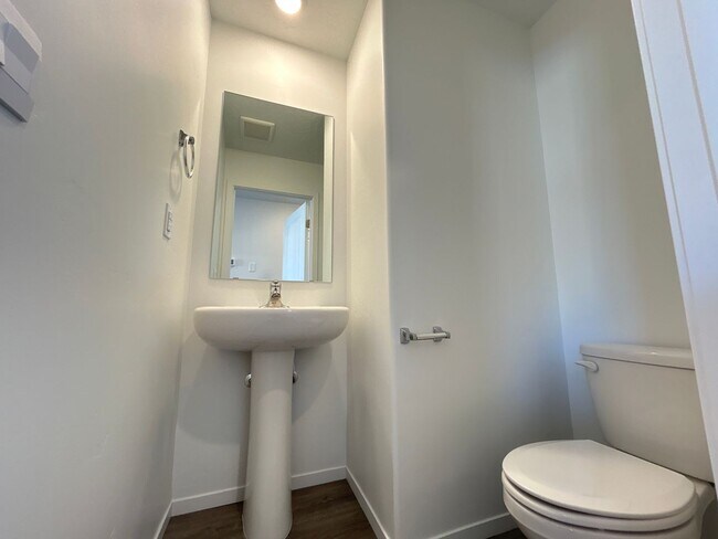 Building Photo - Old Sorrel Townhomes