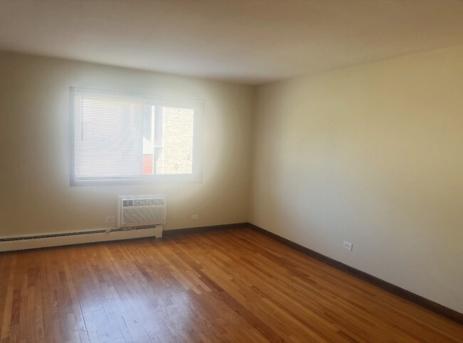 Foto del edificio - 866 N Milwaukee Ave