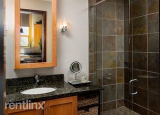 Building Photo - 1 br, 1 bath Condo - 309 E Market St Unit 204