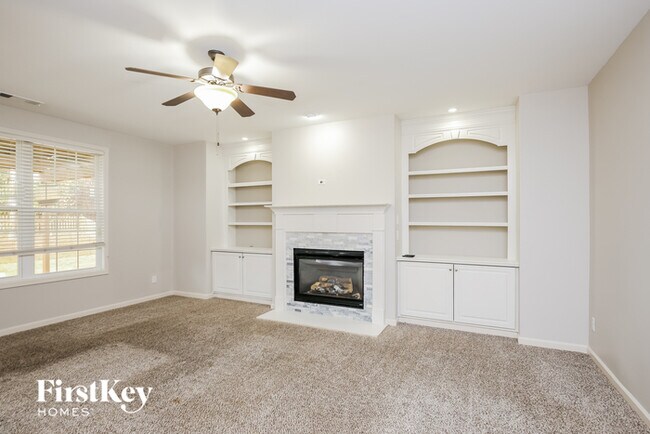 Foto del edificio - 6151 Baybrook Trace
