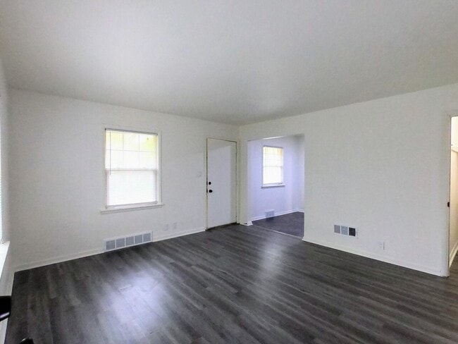 Building Photo - 1001 Garfield