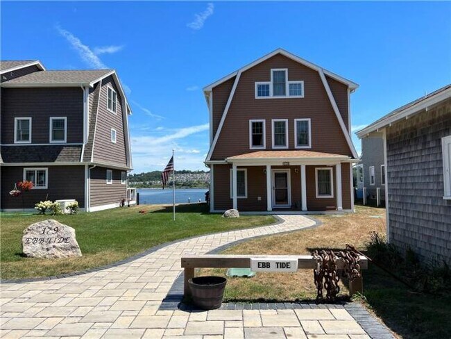 Foto del edificio - 3 bedroom in Portsmouth RI 02871