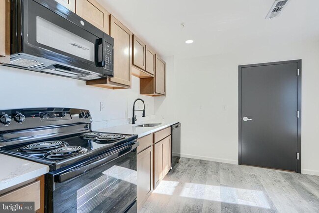 Building Photo - 7 S Carrollton Ave