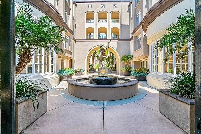 4155 Executive Dr Unit E205, La Jolla, CA 92037 Condo for Rent in La