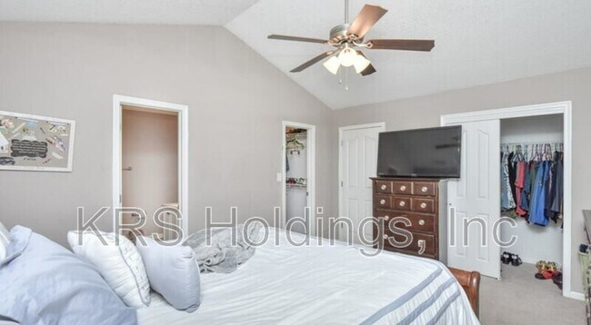 Building Photo - 2 Shoal Ct