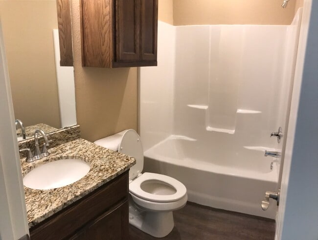 Building Photo - 617 Pecan Ct