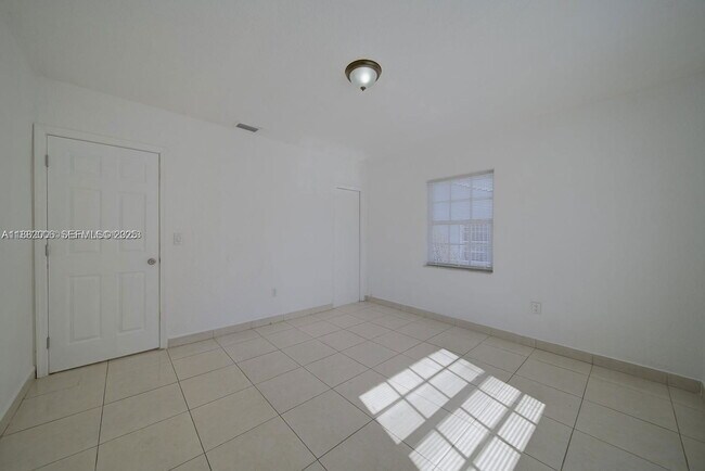 Foto del edificio - 1471 NW 93rd St