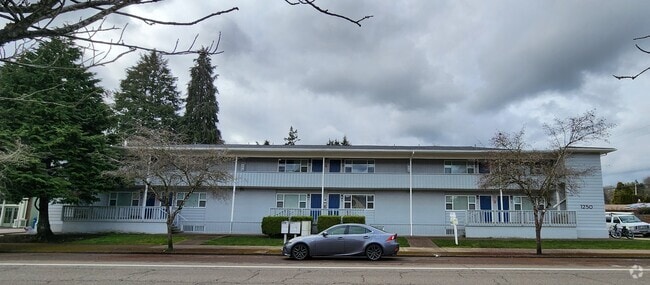 Building Photo - 1250 NW 29th St