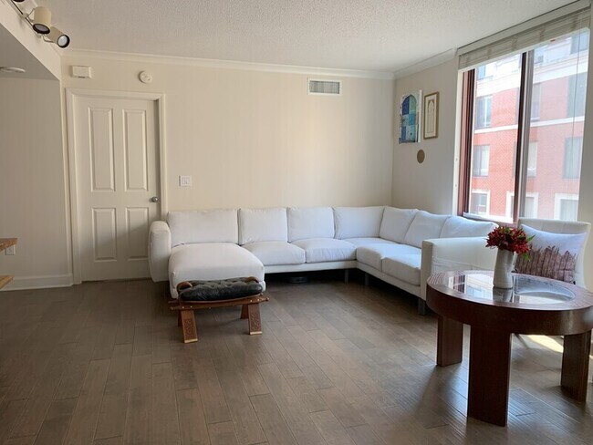 Foto del edificio - 1205 N Garfield St