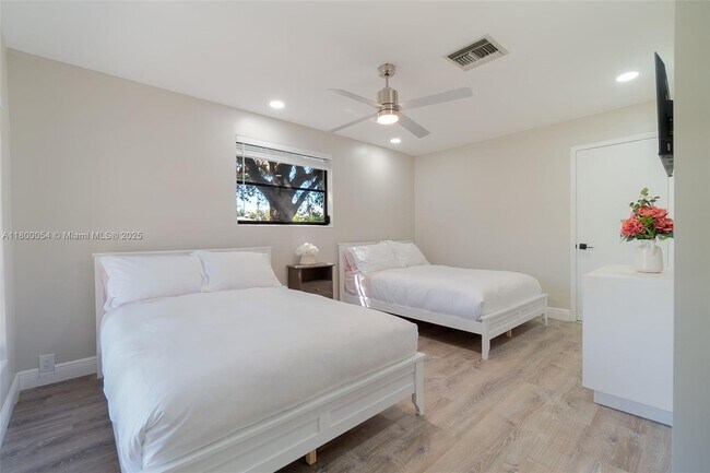 Foto del edificio - 712 Tradewind Dr