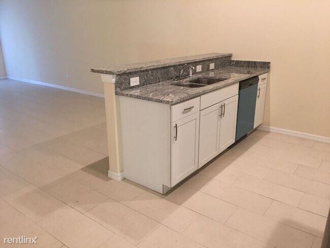 Foto del edificio - 3 br, 2 bath Apartment - 504 SE 4th Ter