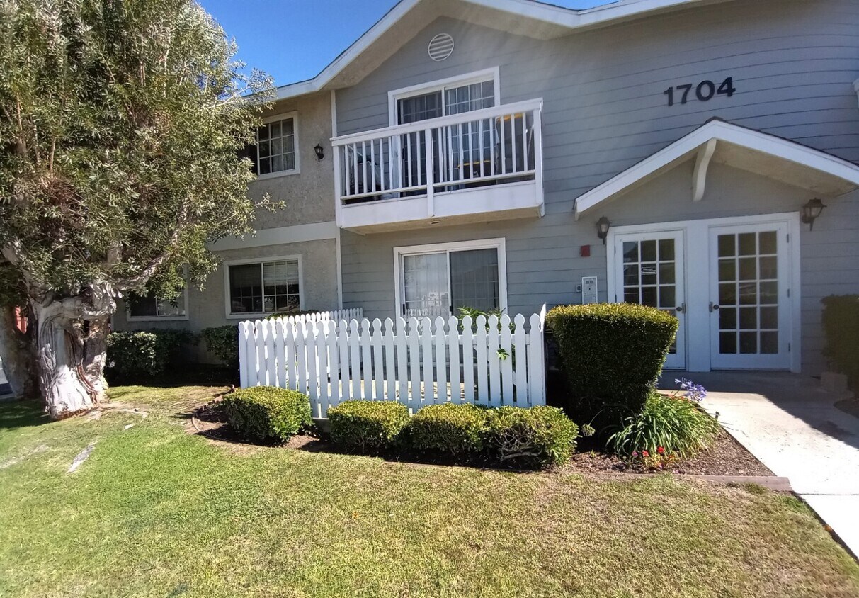 1704 251st St, Lomita, CA 90717 Apartments in Lomita, CA