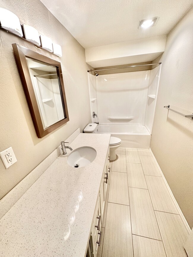 Bathroom #1 - 14537 NE 40th St