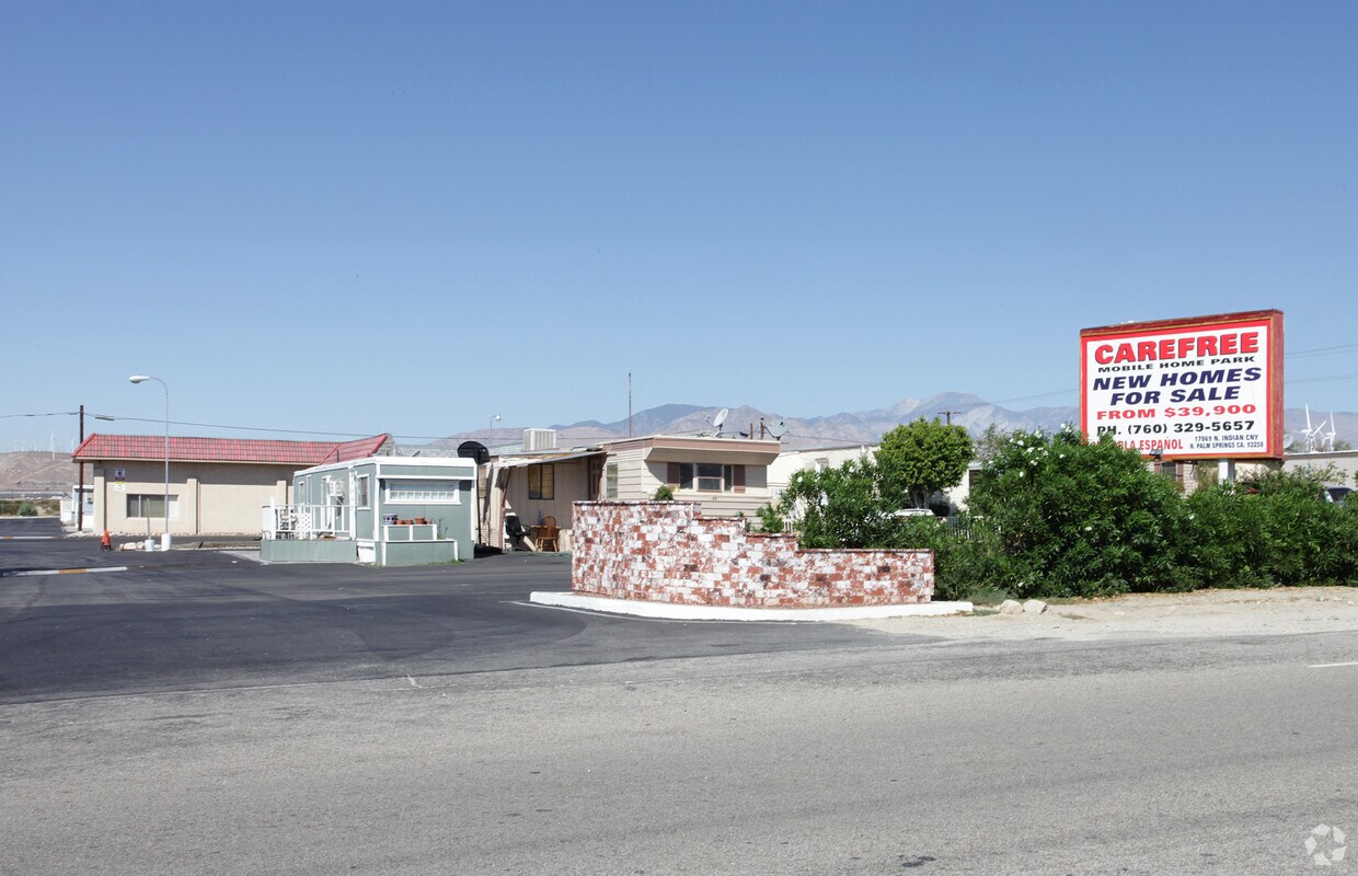 Carefree Mobile Home Park Apartments in Palm Springs, CA