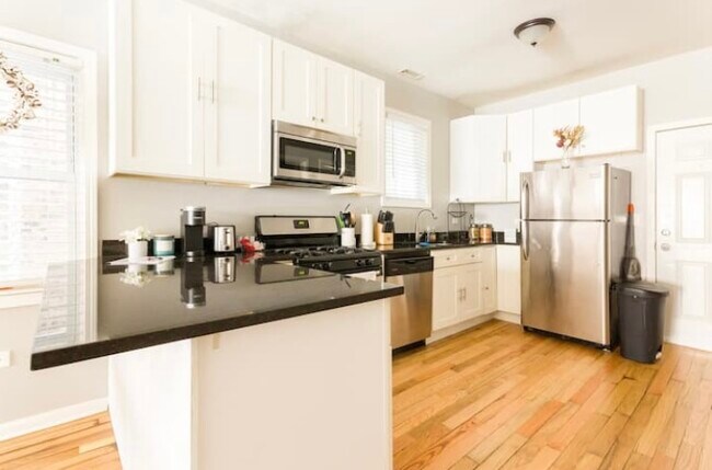 Kitchen - 2840 N Campbell Ave