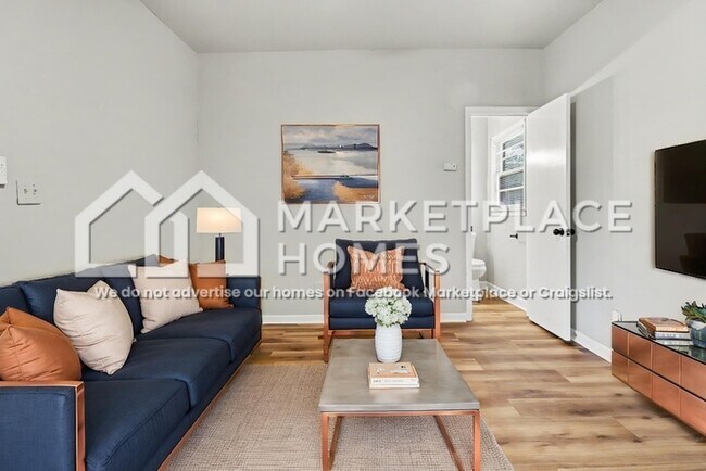 Foto del edificio - 876 Custer St