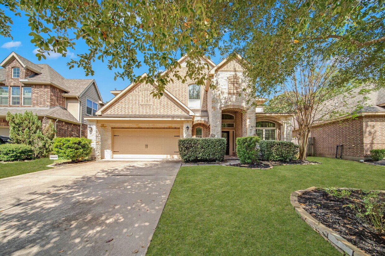 Foto principal - Welcome home to this beautiful home in the...