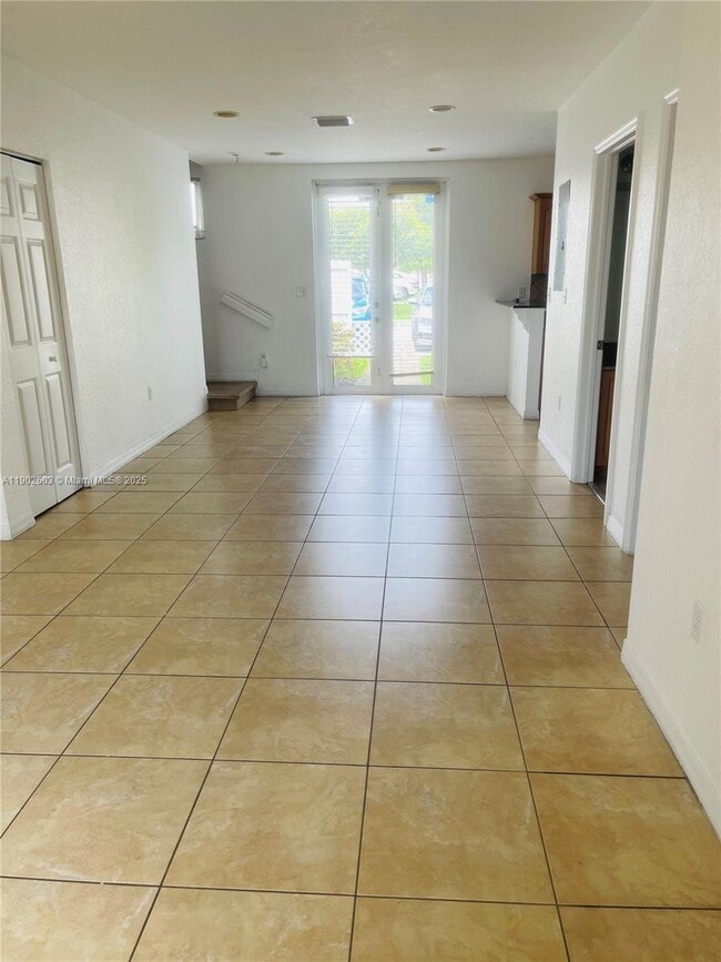 Foto del edificio - 1370 W 30th St
