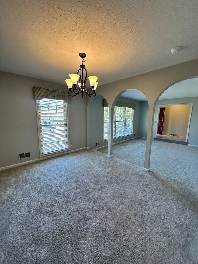 Building Photo - 3BR/3BA Home for Rent in J-town with Two Gar Garage and Large Deck!