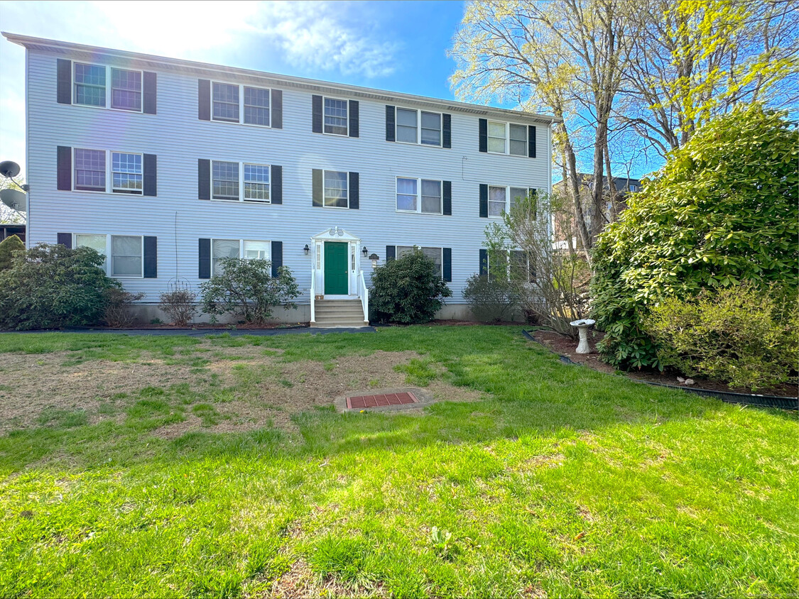 Primary Photo - 73 Cedar St