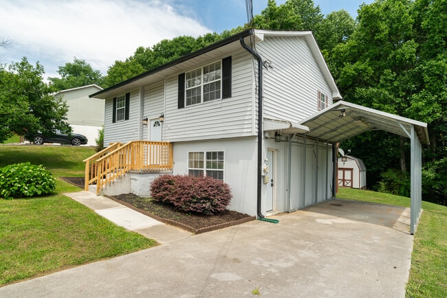 Building Photo - 3312 Kendallmac Ln