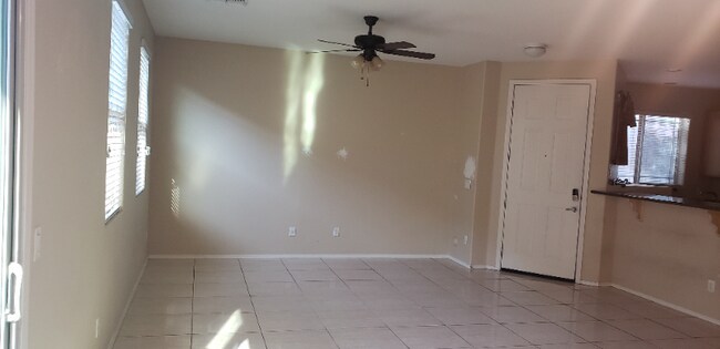 Foto del edificio - 8123 W Lynwood St