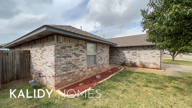 Foto del edificio - 4205 Hunterfield Ave