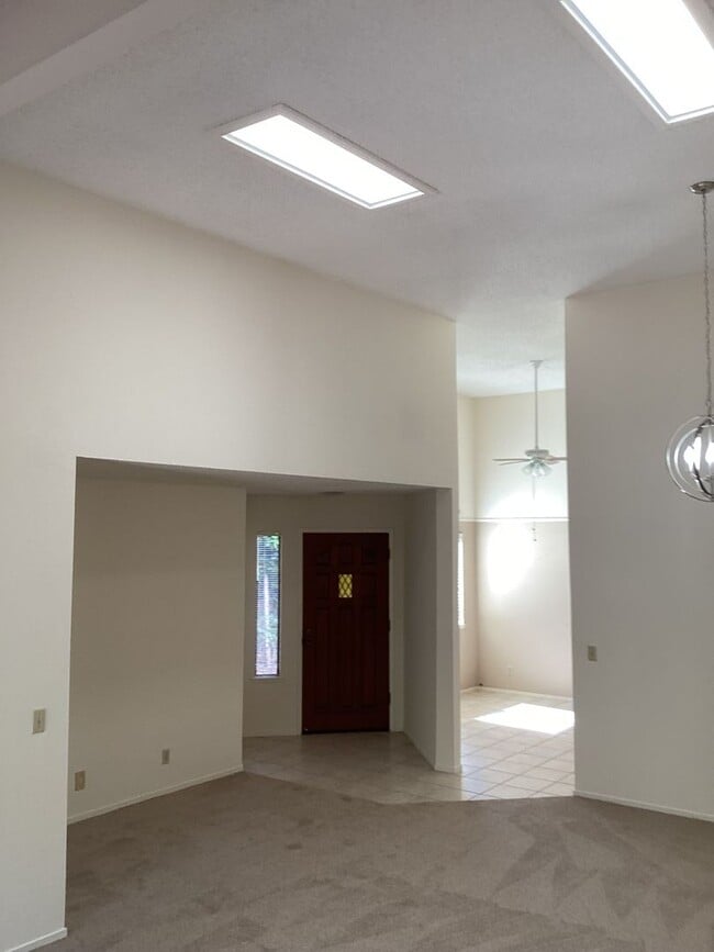 Foto del edificio - Orcutt Single Story Townhome with Easy Acc...