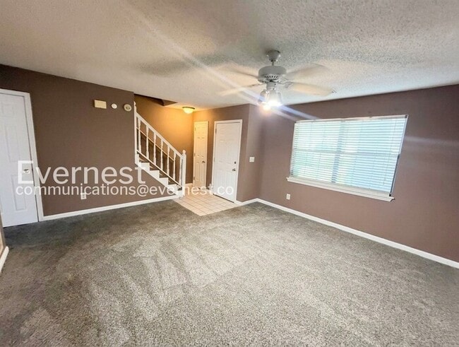 Building Photo - 2543 Hampstead Dr