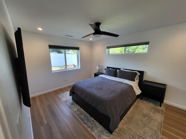 Foto del edificio - 409 N Rancho Rd
